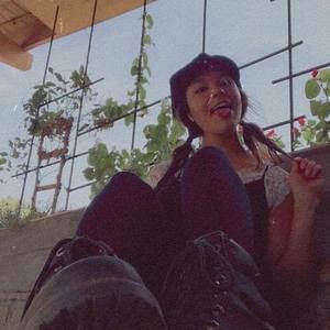 Meet your Posher, Elisa